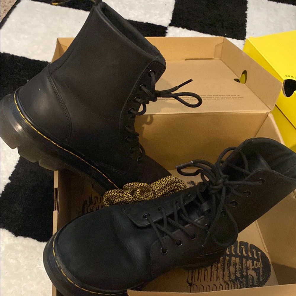 Combs leather Dr Martens size 10 WITH BOX